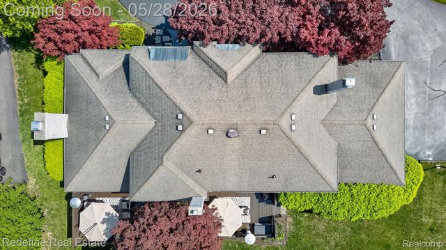 4296 Barcroft Way, West Bloomfield Charter Township, MI 48323