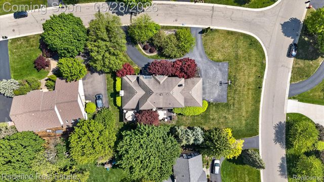 4296 Barcroft Way, West Bloomfield Charter Township, MI 48323