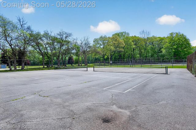 4296 Barcroft Way, West Bloomfield Charter Township, MI 48323