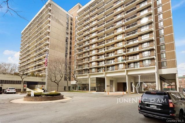 152-18 Union Turnpike 204K, Flushing, NY 11367