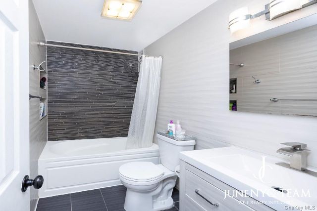 152-18 Union Turnpike 204K, Flushing, NY 11367