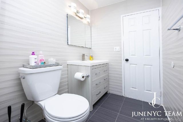 152-18 Union Turnpike 204K, Flushing, NY 11367