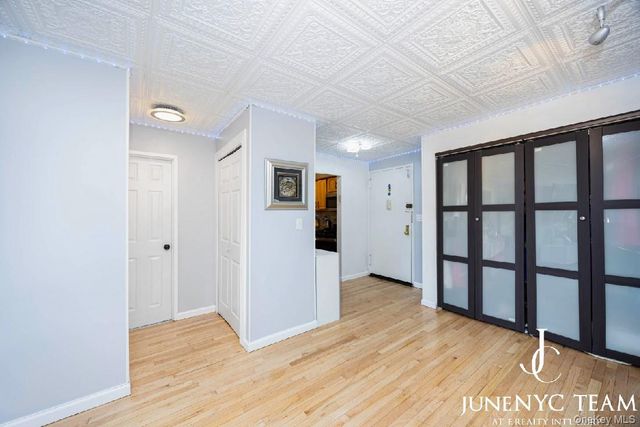 152-18 Union Turnpike 204K, Flushing, NY 11367