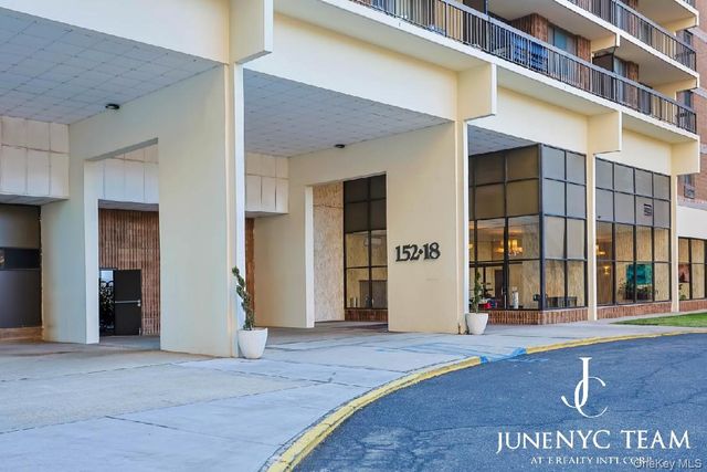 152-18 Union Turnpike 204K, Flushing, NY 11367