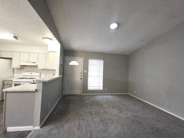 1925 Nicole CIR B, Round Rock, TX 78664