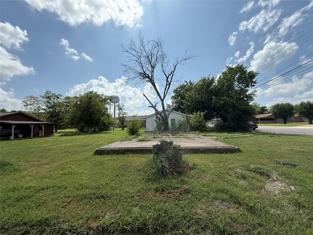 1408 1st Street E, Kaufman, TX 75142
