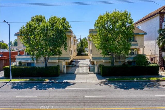 12536 Burbank Boulevard 3, Valley Village, CA 91607