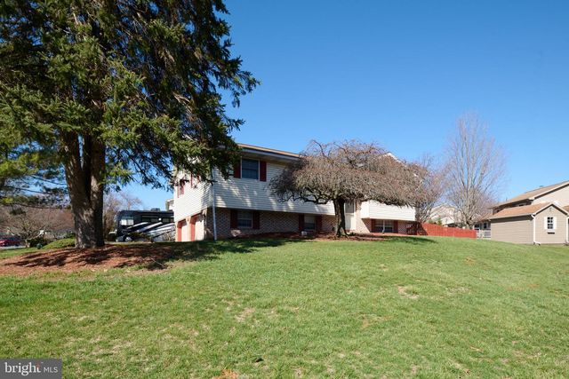 109 BERWICK DR, Boalsburg, PA 16827