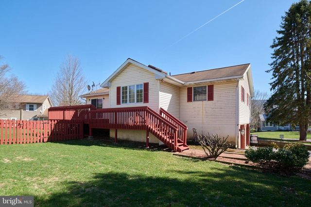 109 BERWICK DR, Boalsburg, PA 16827