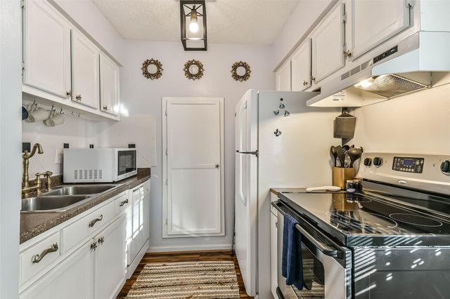 3535 Nasa Rd 1 Parkway 13, Seabrook, TX 77586