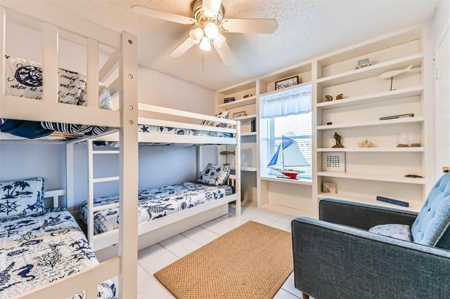 3535 Nasa Rd 1 Parkway 13, Seabrook, TX 77586