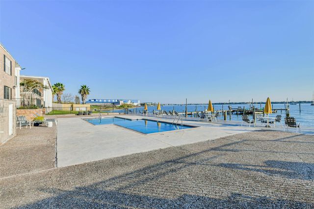 3535 Nasa Rd 1 Parkway 13, Seabrook, TX 77586