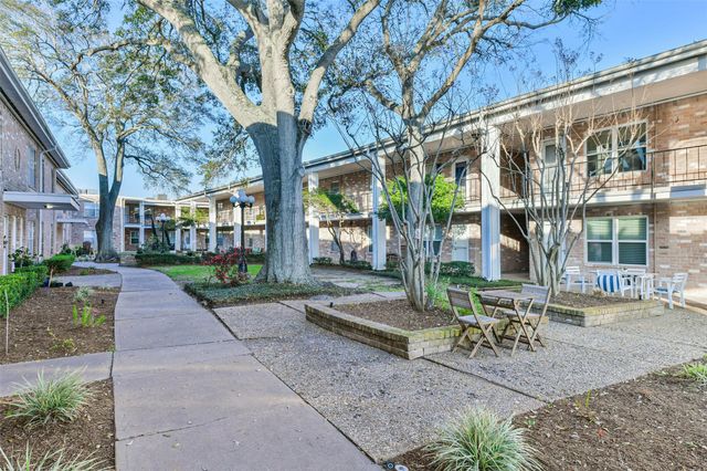 3535 Nasa Rd 1 Parkway 13, Seabrook, TX 77586