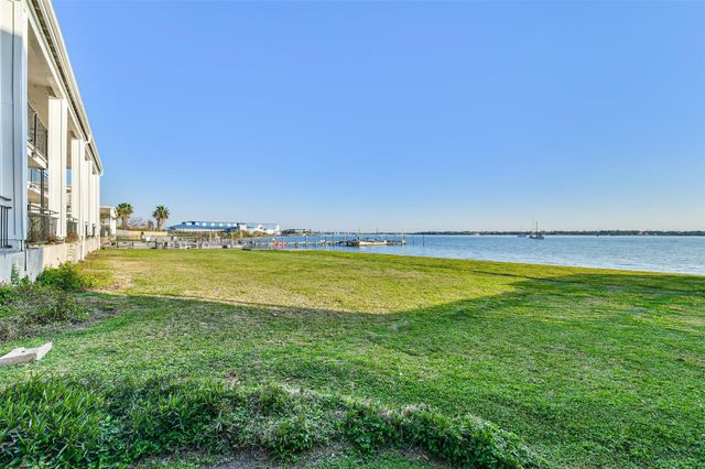 3535 Nasa Rd 1 Parkway 13, Seabrook, TX 77586