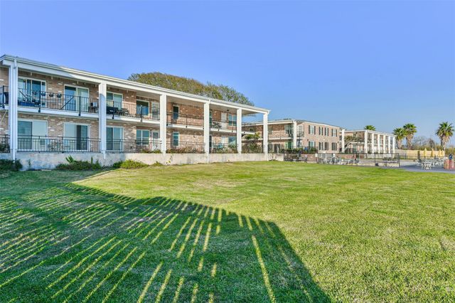 3535 Nasa Rd 1 Parkway 13, Seabrook, TX 77586