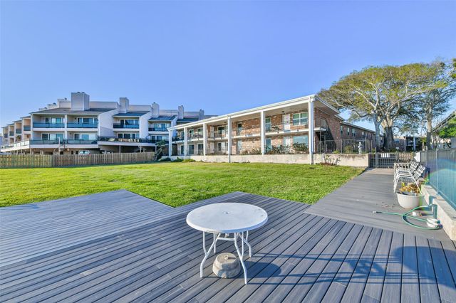 3535 Nasa Rd 1 Parkway 13, Seabrook, TX 77586