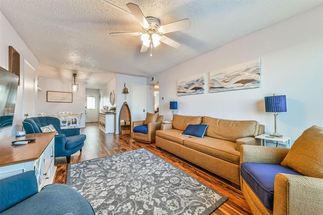 3535 Nasa Rd 1 Parkway 13, Seabrook, TX 77586