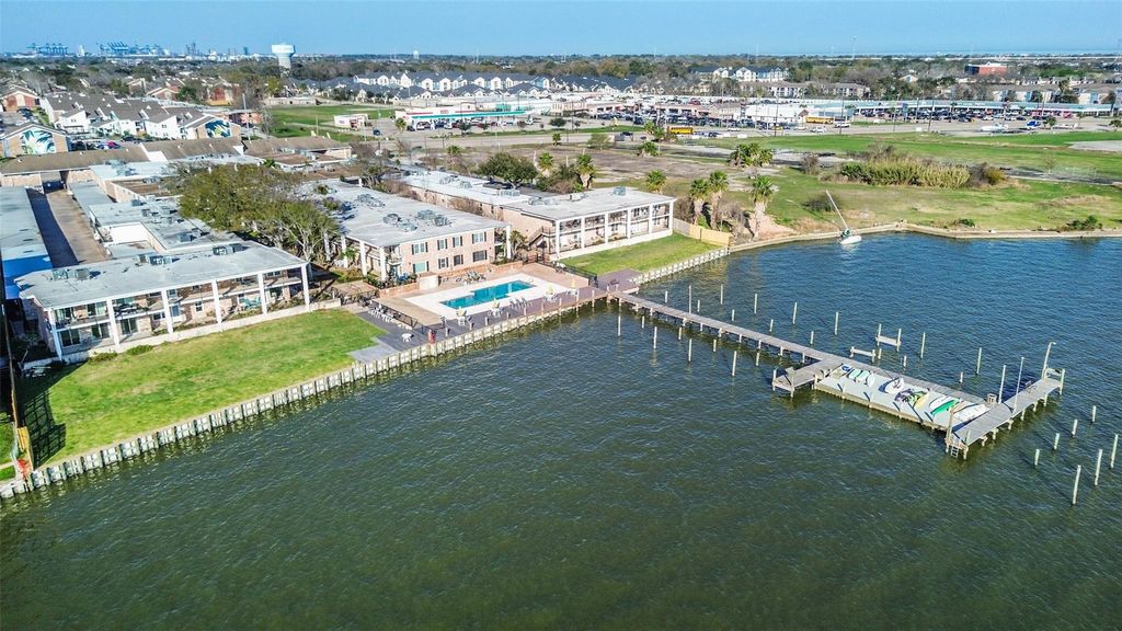 3535 Nasa Rd 1 Parkway 13, Seabrook, TX 77586