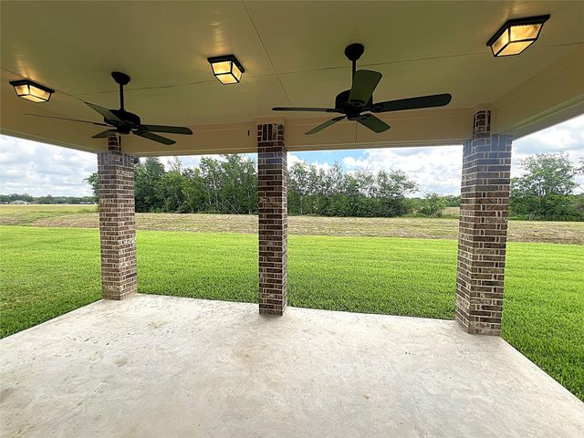 9723 Highland Pointe Drive, Needville, TX 77461