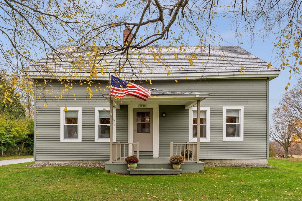 426 St Albans Road, Swanton, VT 05488