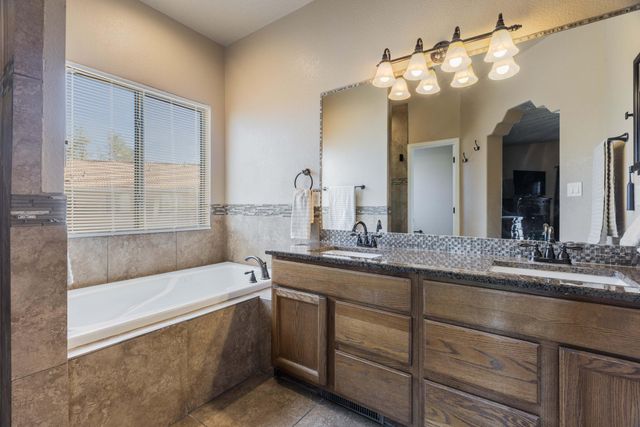 10109 Luz Del Sol Court NW, Albuquerque, NM 87114