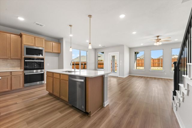 747 Embrace Court, Lavon, TX 75166