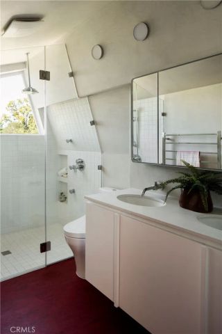 19950 Collier Street, Woodland Hills, CA 91364