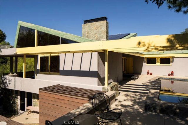19950 Collier Street, Woodland Hills, CA 91364