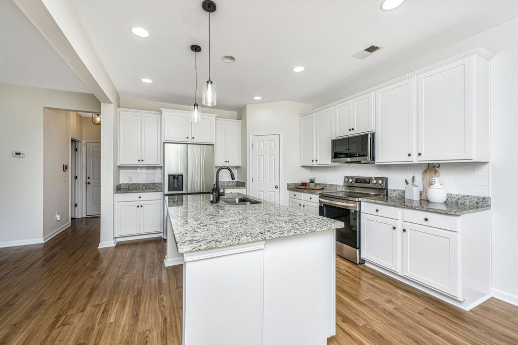 Image 11 of property listing at 1324 Wild Goose Trail, Summerville, SC 29483