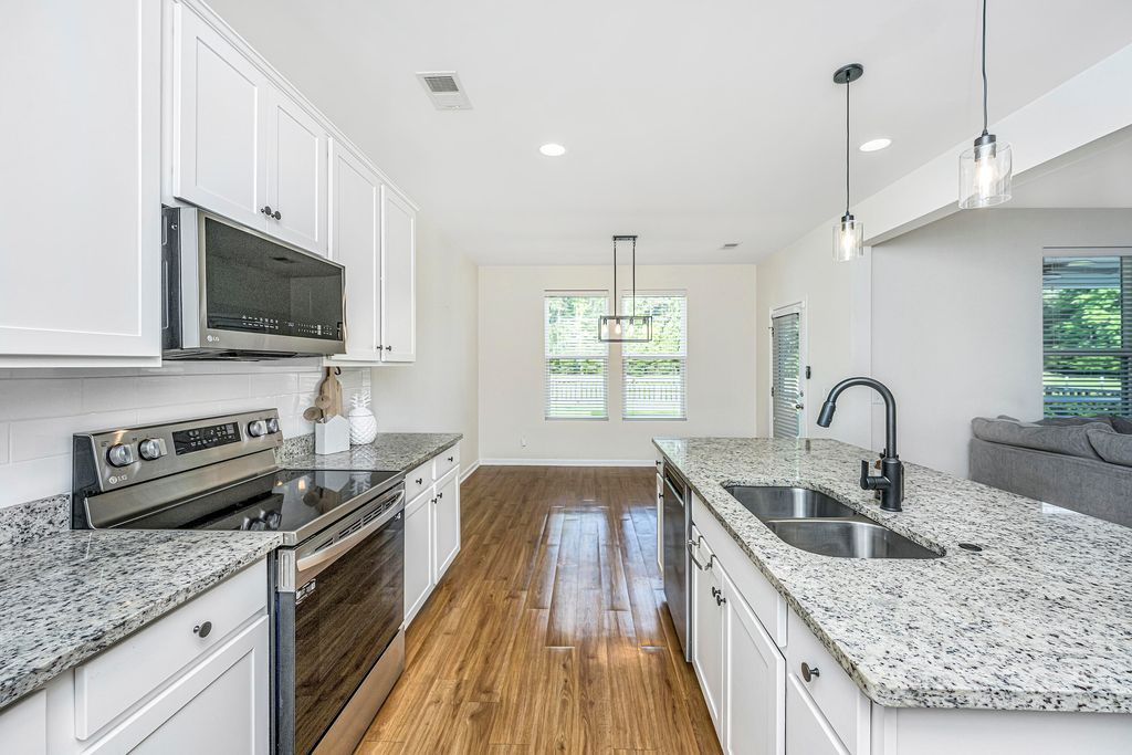 Image 13 of property listing at 1324 Wild Goose Trail, Summerville, SC 29483