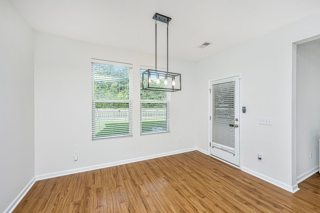 Image 15 of property listing at 1324 Wild Goose Trail, Summerville, SC 29483