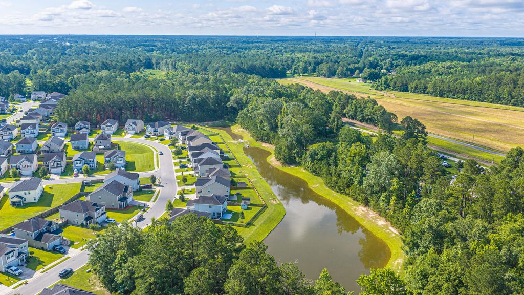 Image 54 of property listing at 1324 Wild Goose Trail, Summerville, SC 29483