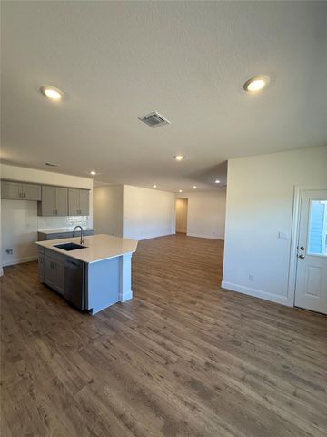 179 Great Northern DR, Cedar Creek, TX 78612