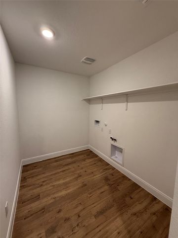 179 Great Northern DR, Cedar Creek, TX 78612