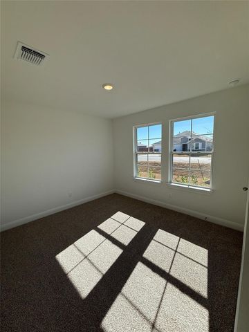 179 Great Northern DR, Cedar Creek, TX 78612