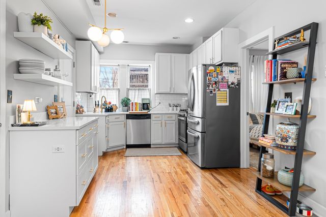 1432 N Maplewood Avenue 203, Chicago, IL 60622