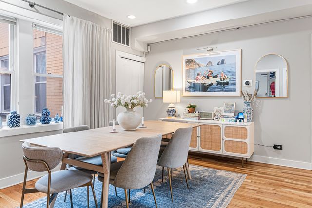 1432 N Maplewood Avenue 203, Chicago, IL 60622