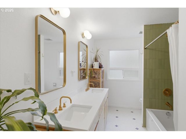 1770 D St Ne, Salem, OR 97301