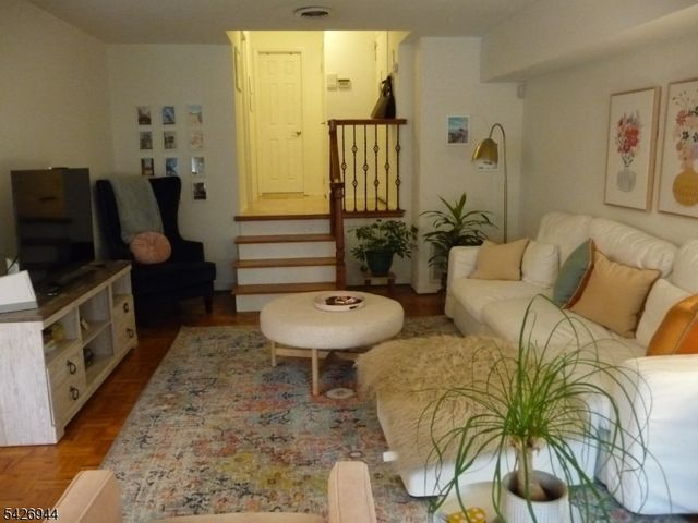 29 Up Mountain Ave C2902 2, Montclair Twp., NJ 07042