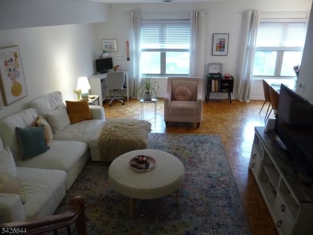 29 Up Mountain Ave C2902 2, Montclair Twp., NJ 07042