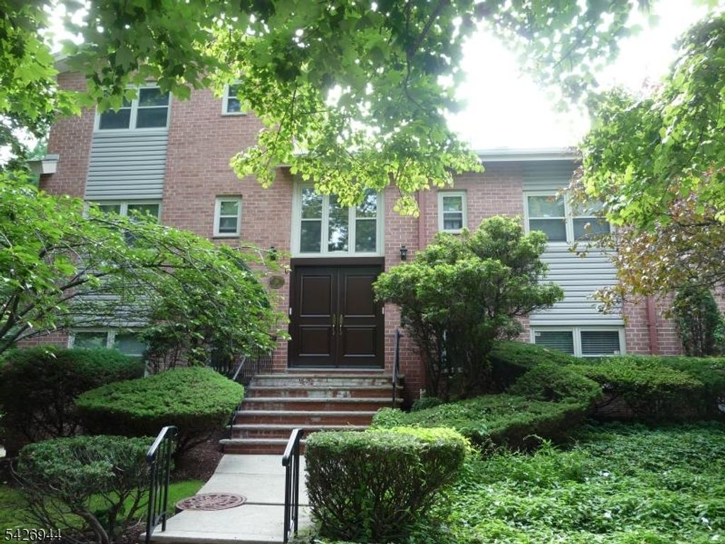 29 Up Mountain Ave C2902 2, Montclair Twp., NJ 07042