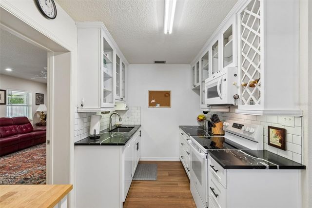 4727 W ANITA BOULEVARD, Tampa, FL 33611