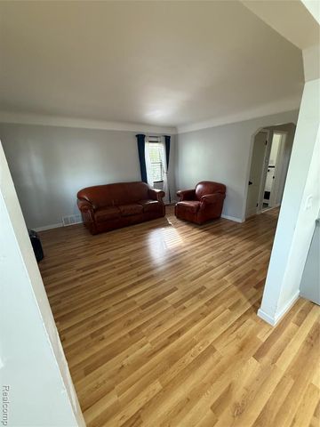 6737 Warwick Street, Detroit, MI 48228