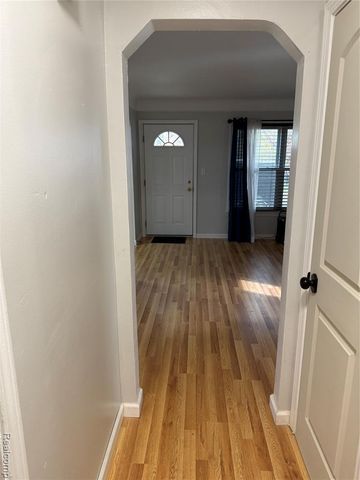 6737 Warwick Street, Detroit, MI 48228