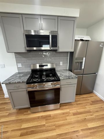 6737 Warwick Street, Detroit, MI 48228