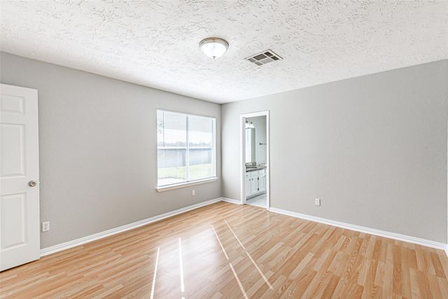 2519 Ironclad Drive, League City, TX 77573