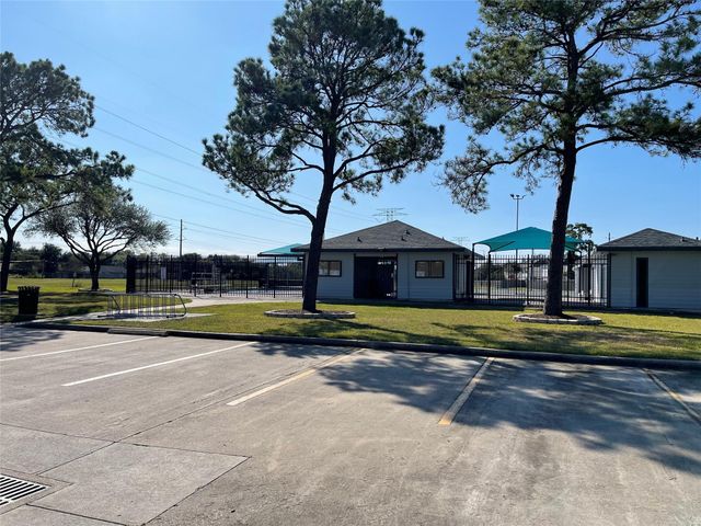 2519 Ironclad Drive, League City, TX 77573