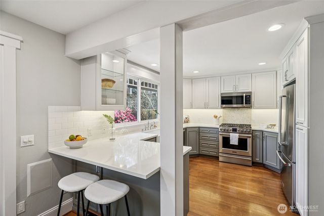 1606 33rd Avenue, Seattle, WA 98122