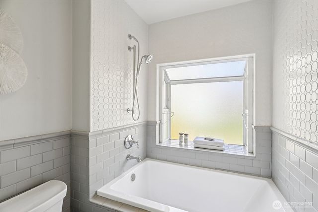 1606 33rd Avenue, Seattle, WA 98122