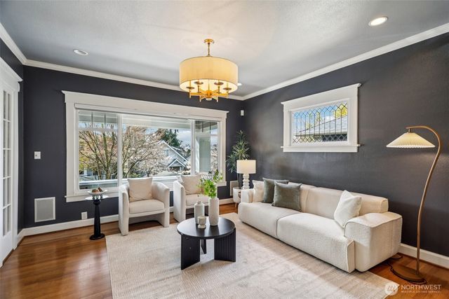 1606 33rd Avenue, Seattle, WA 98122